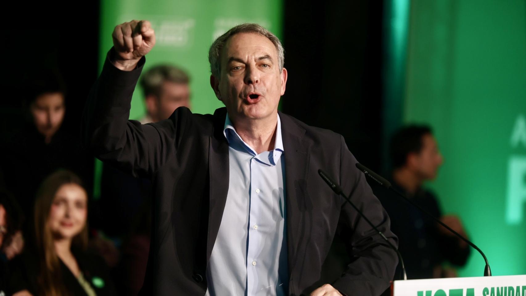 El expresidente del Gobierno José Luis Rodríguez Zapatero, durante su intervención en el mitin.