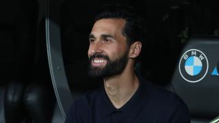 Arbeloa, en el banquillo del Real Madrid durante el partido ante el Oviedo.