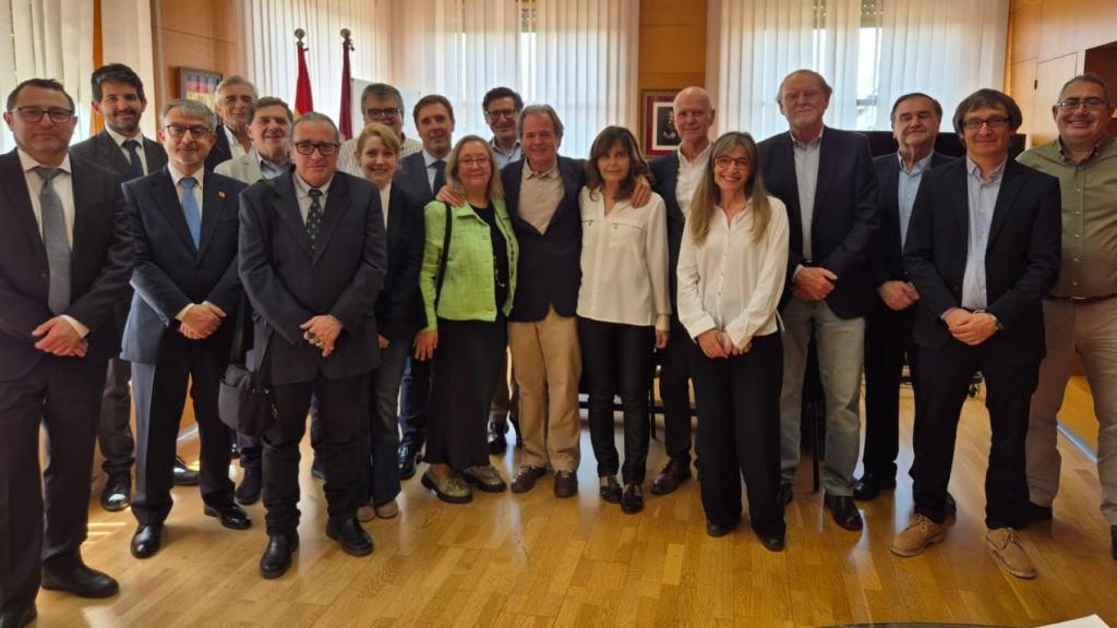 El magistrado Augusto Morales, presidente de la Sección 2 de la Audiencia Provincial de Murcia, el 4 de mayo, despidiéndose por su jubilación con sus compañeros.