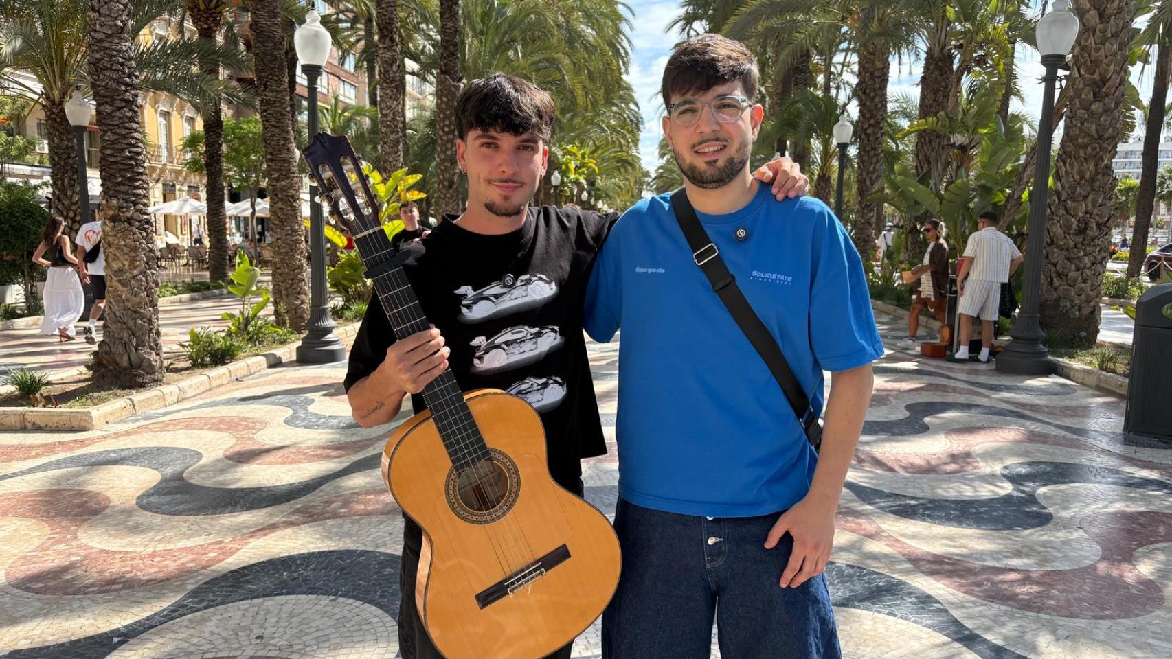 Pedro Parrón y Juan Sánchez en la Explanada.