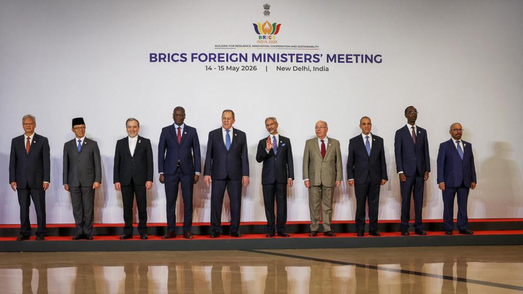 Los ministros de Exteriores de los BRICS reunidos en Nueva Delhi.
