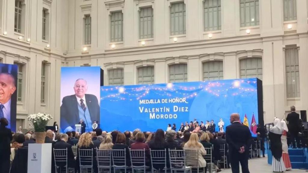 Entrega de la Medalla de Honor a Casa de México