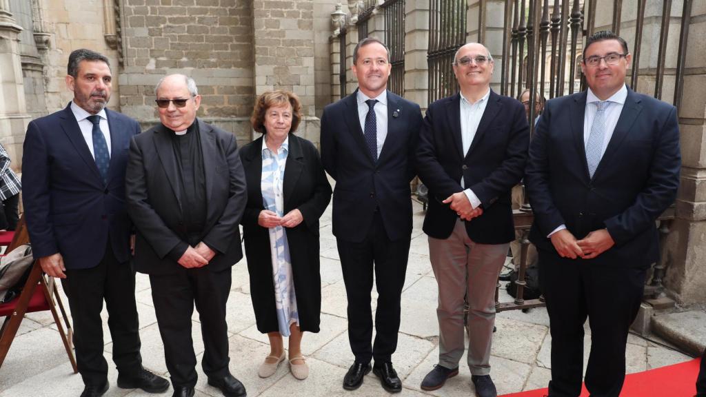 Presentación Corpus a las puertas de la Catedral de Toledo.