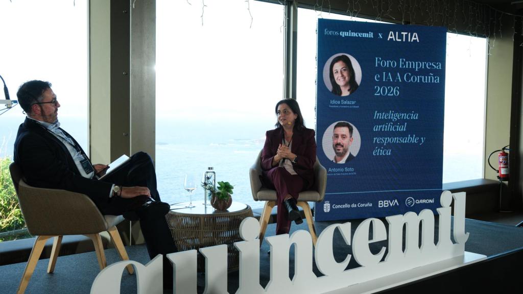 Idoia Salazar charla con Antonio Soto en el Foro Empresa e Inteligencia Artificial de A Coruña