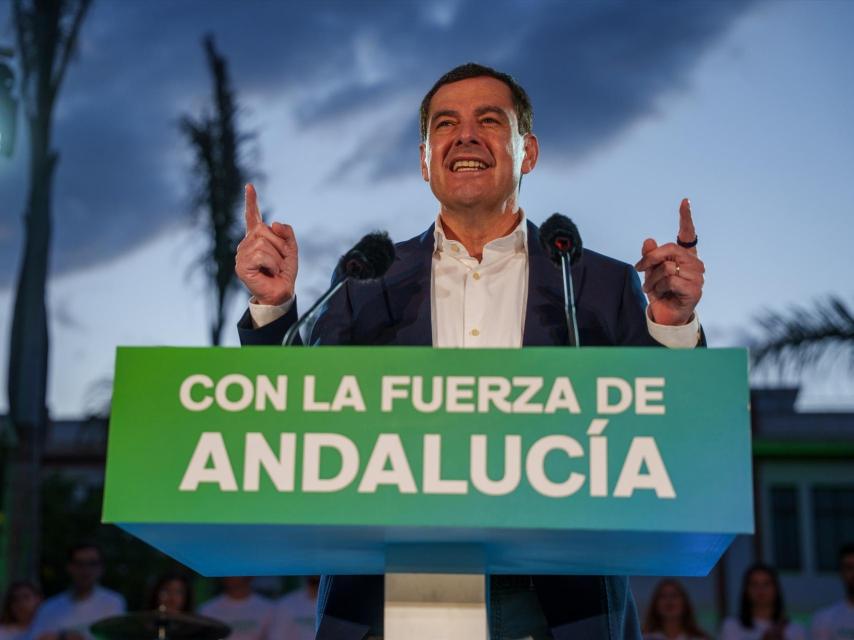 Juanma Moreno, este viernes durante el acto de cierre de campaña del PP en Málaga.