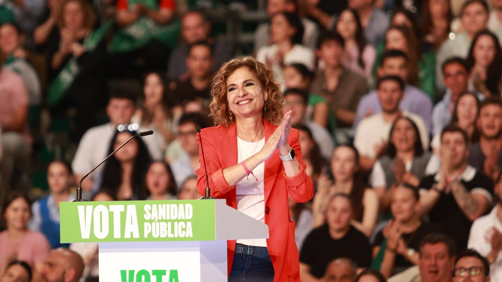 María Jesús Montero, este viernes, durante el acto de cierre de campaña del PSOE en Sevilla.