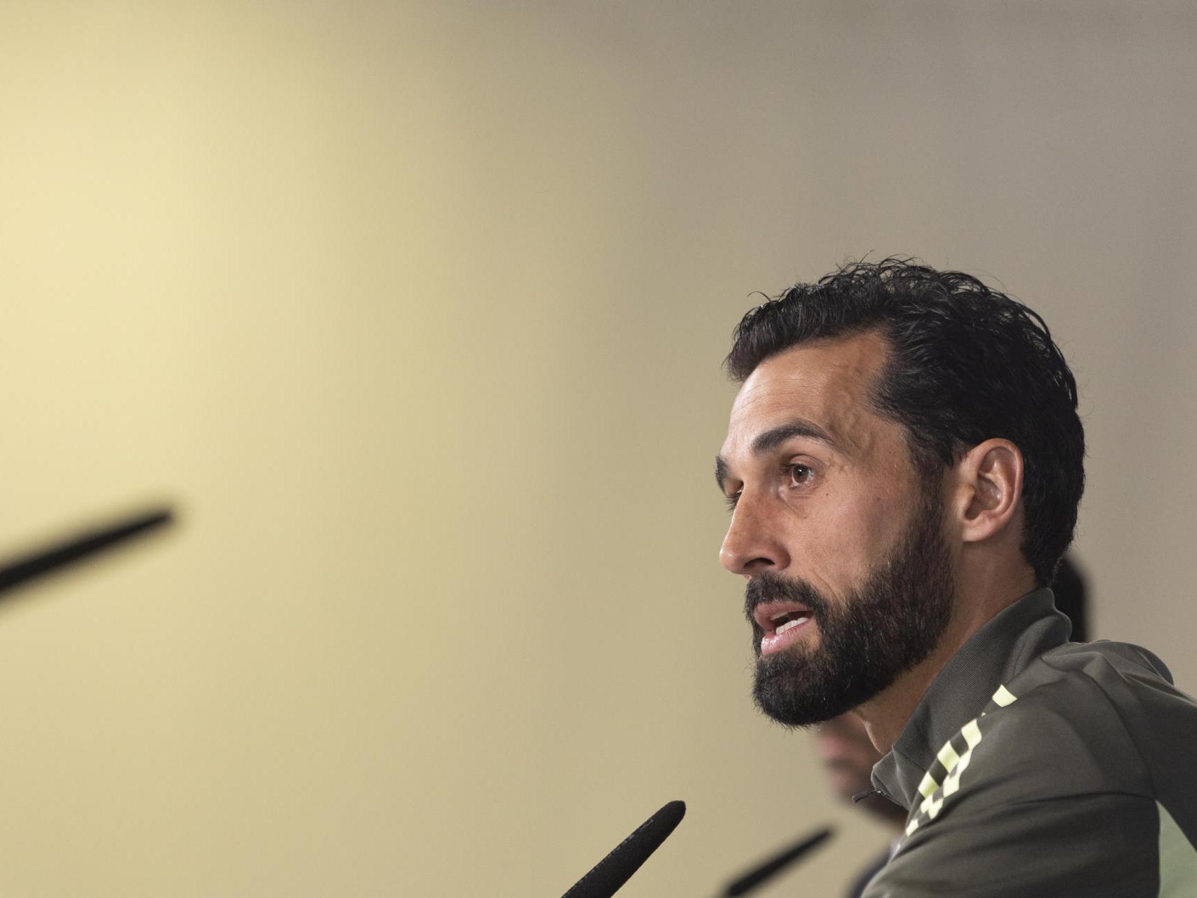 Álvaro Arbeloa, este sábado en rueda de prensa con el Real Madrid.
