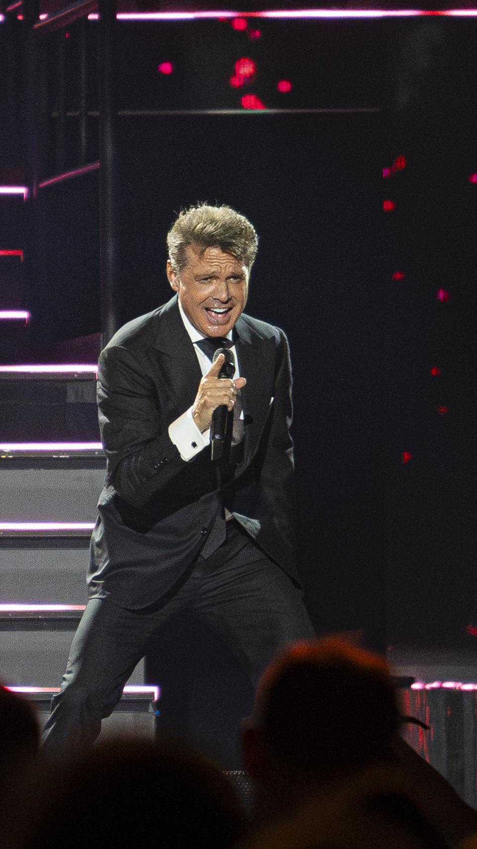 El cantante durante uno de sus recitales.