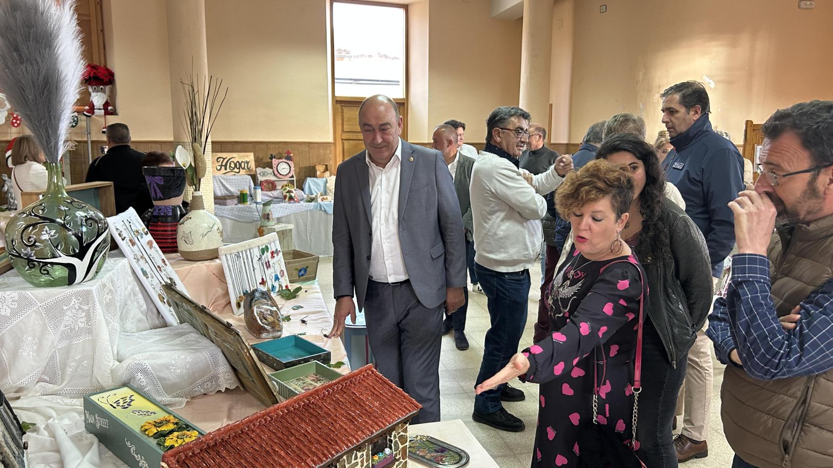 Inauguración de las exposiciones en Cabezuela