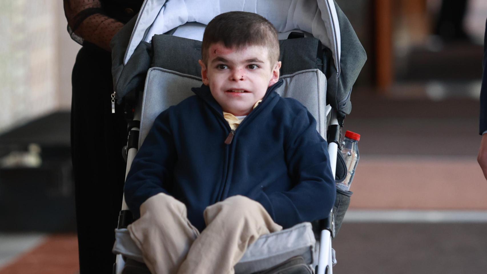 EuropaPress_7360412_leo_garcia_joven_sevillano_12_anos_afectado_epidermolisis_bullosa.jpg