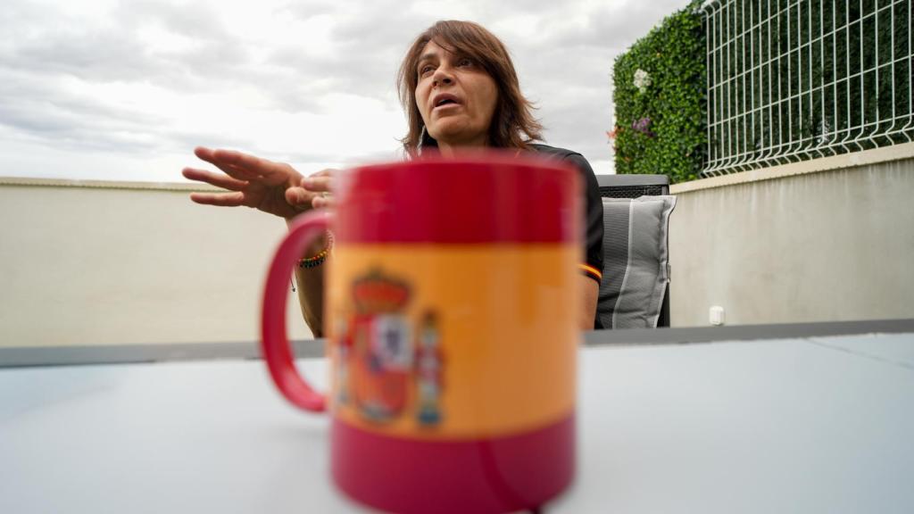 Lucía Llano, en la terraza de su casa.