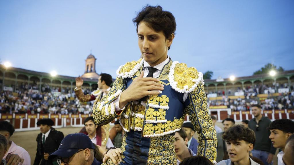 King Rock en hombros de Talavera de la Reina.