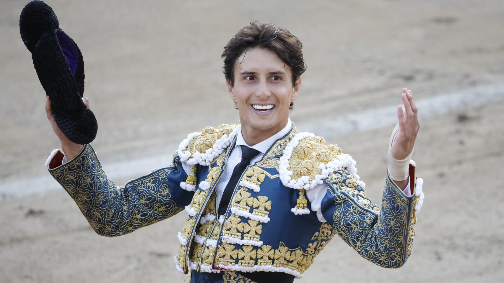 Roca Rey en Talavera de la Reina a hombros. 
