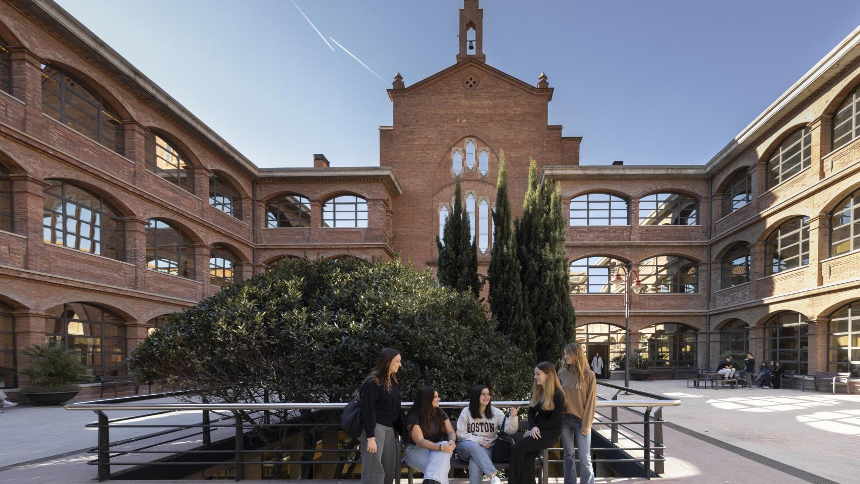 Universidad Abad Oliva CEU (UAO CEU)