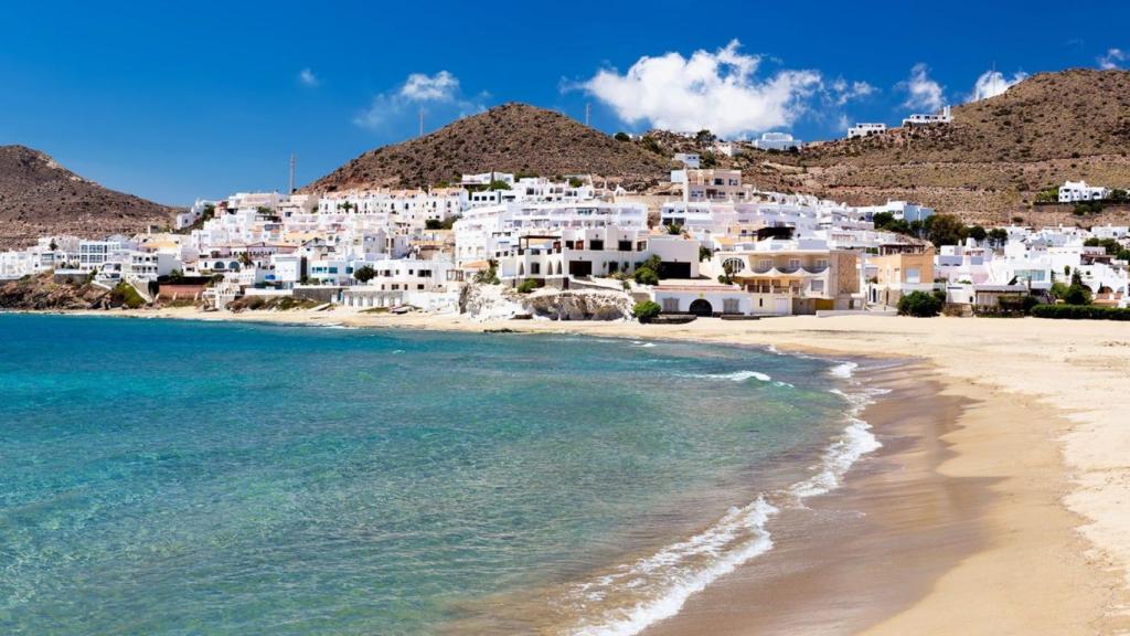 El destino perfecto para una escapada de verano está en Almería.