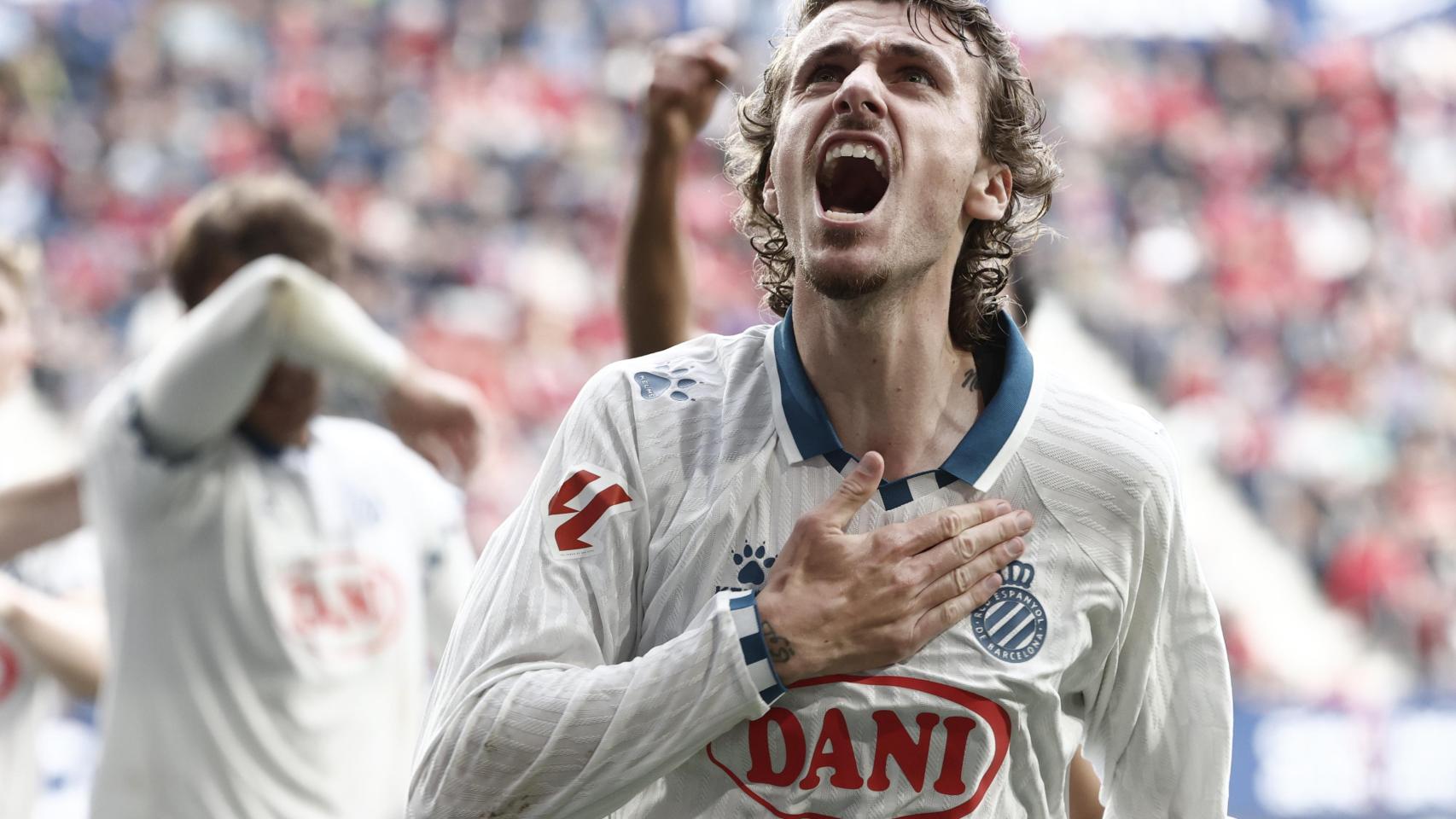 Carlos Romero, del RCD Espanyol, celebra uno de sus goles ante Osasuna.