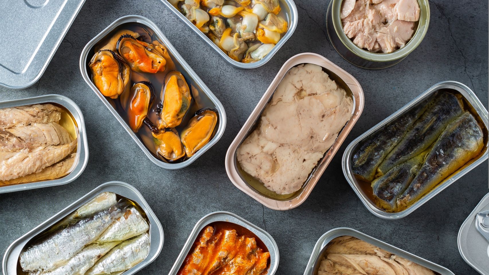 Latas de conservas de pescado y marisco