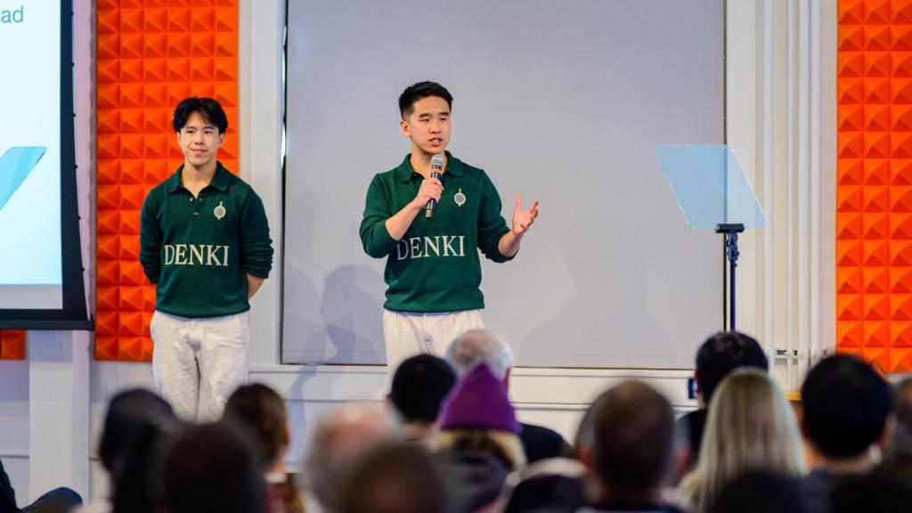 David y Felipe Lin Ji durante el Demo Day de YC