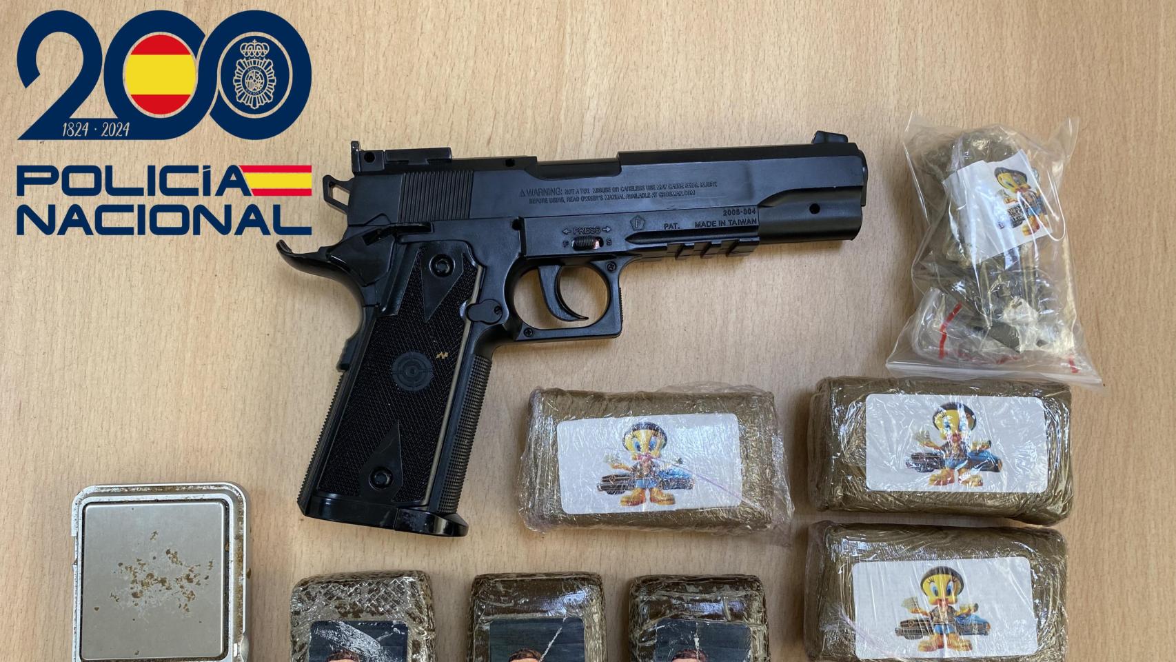 Objetos incautados en la investigación Villa en Ferrol.