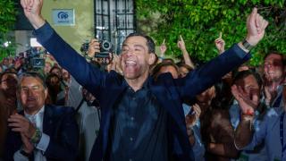 Juanma Moreno celebrando la victoria en las elecciones andaluzas de este domingo.