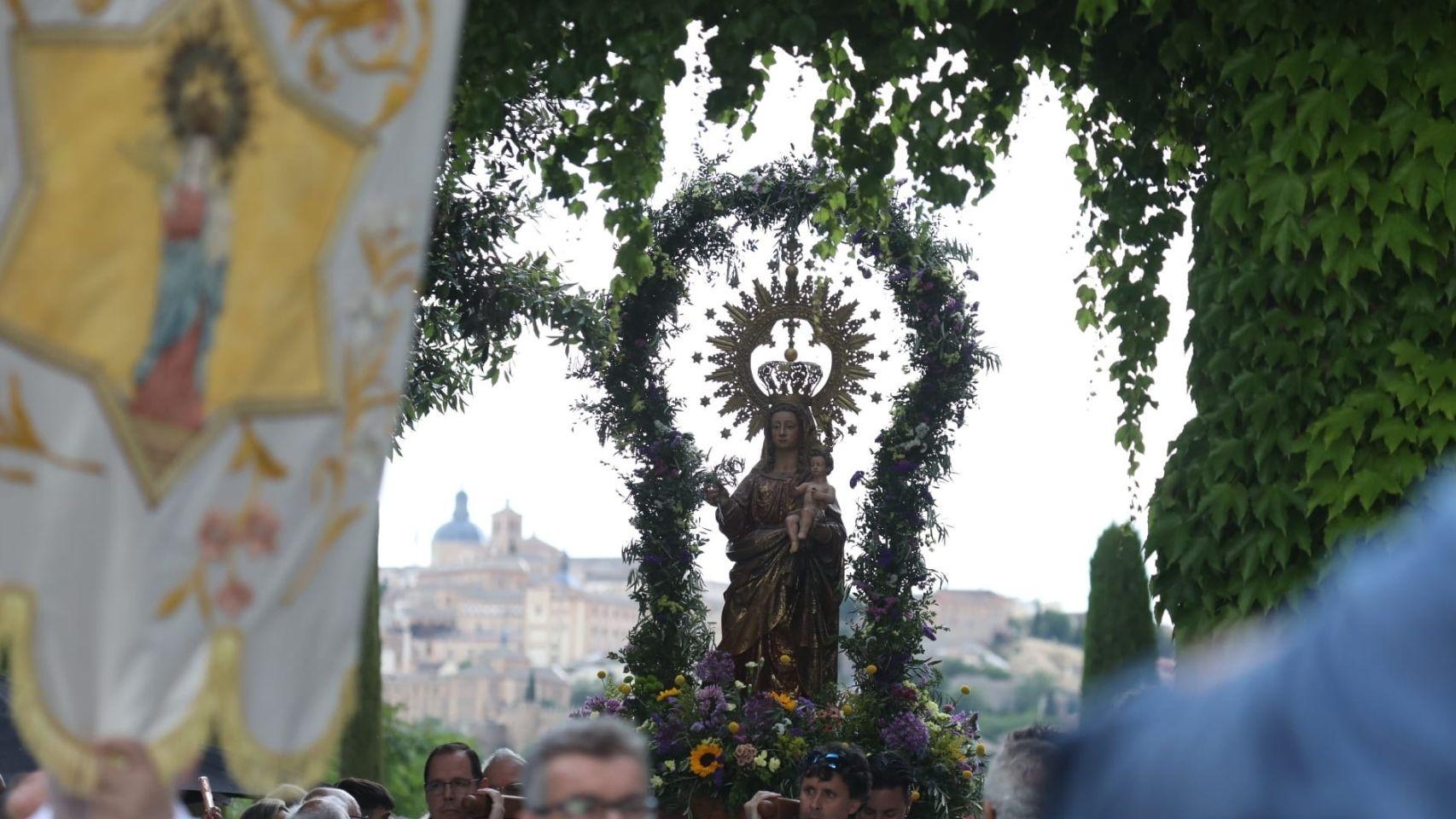 La lluvia no desluce la romería del Santo Ángel Custodio en Toledo: las mejores fotografías de Venancio Martín