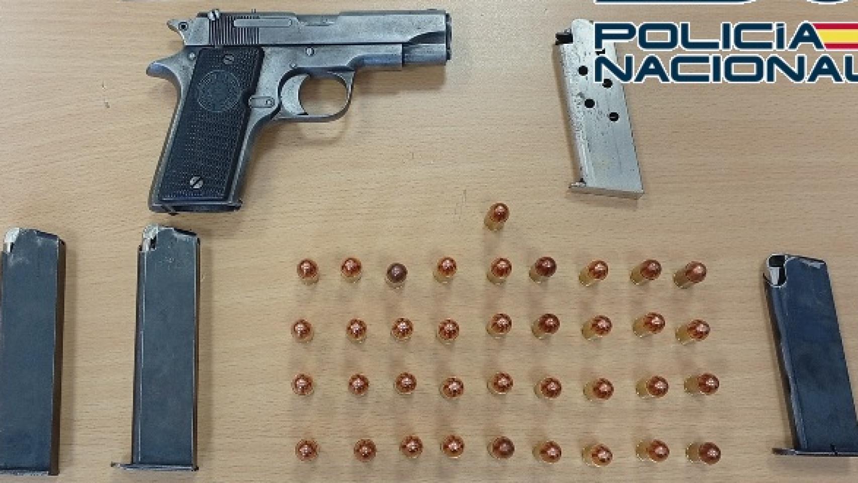 Armas intervenidas por la Policía Nacional.