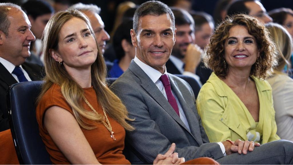 El presidente Pedro Sánchez y la vicepresidenta tercera, Sara Aagesen.