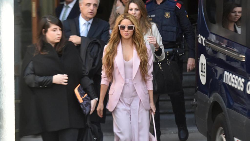 Shakira saliendo de los juzgados de Barcelona.