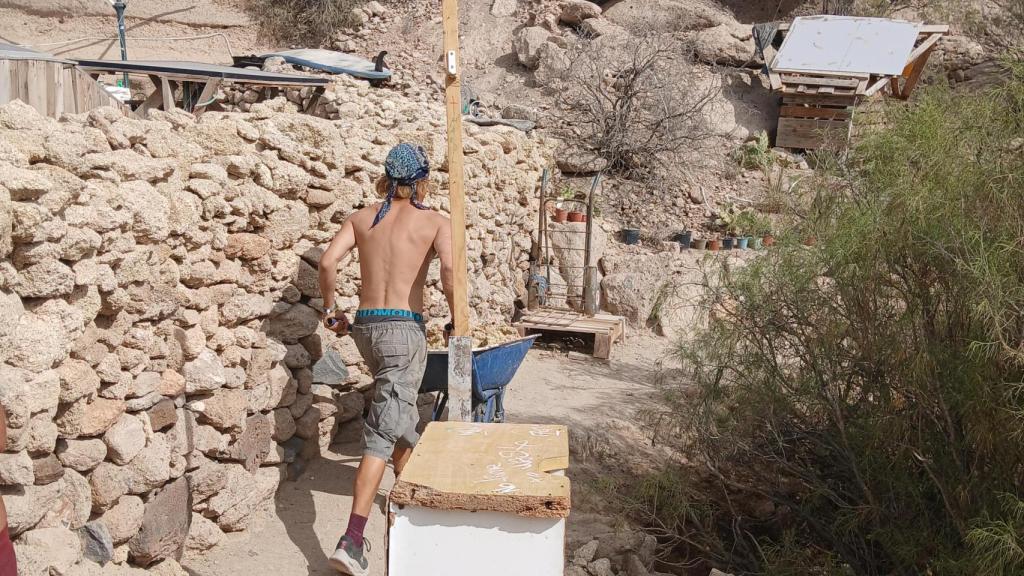 En 'La madriguera de conejo' cada uno tiene que cavar su 'casa'.