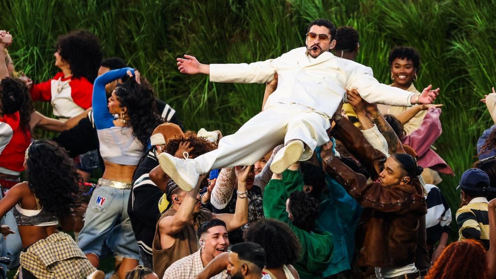 Bad Bunny durante su actuación en el descanso de la Super Bowl, el pasado 8 de febrero. Foto: Europa Press.