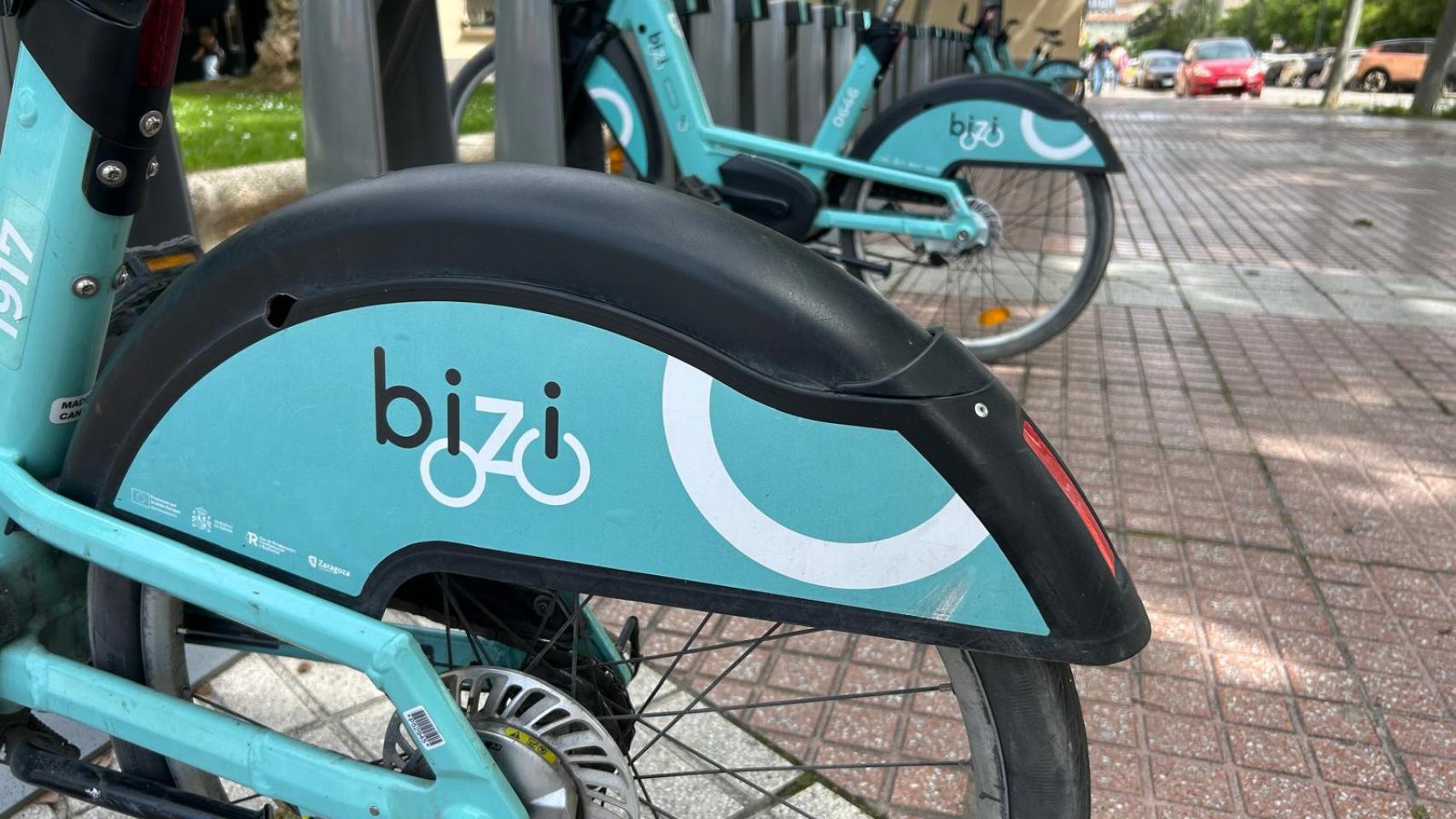 Bicis en una parada de Zaragoza.