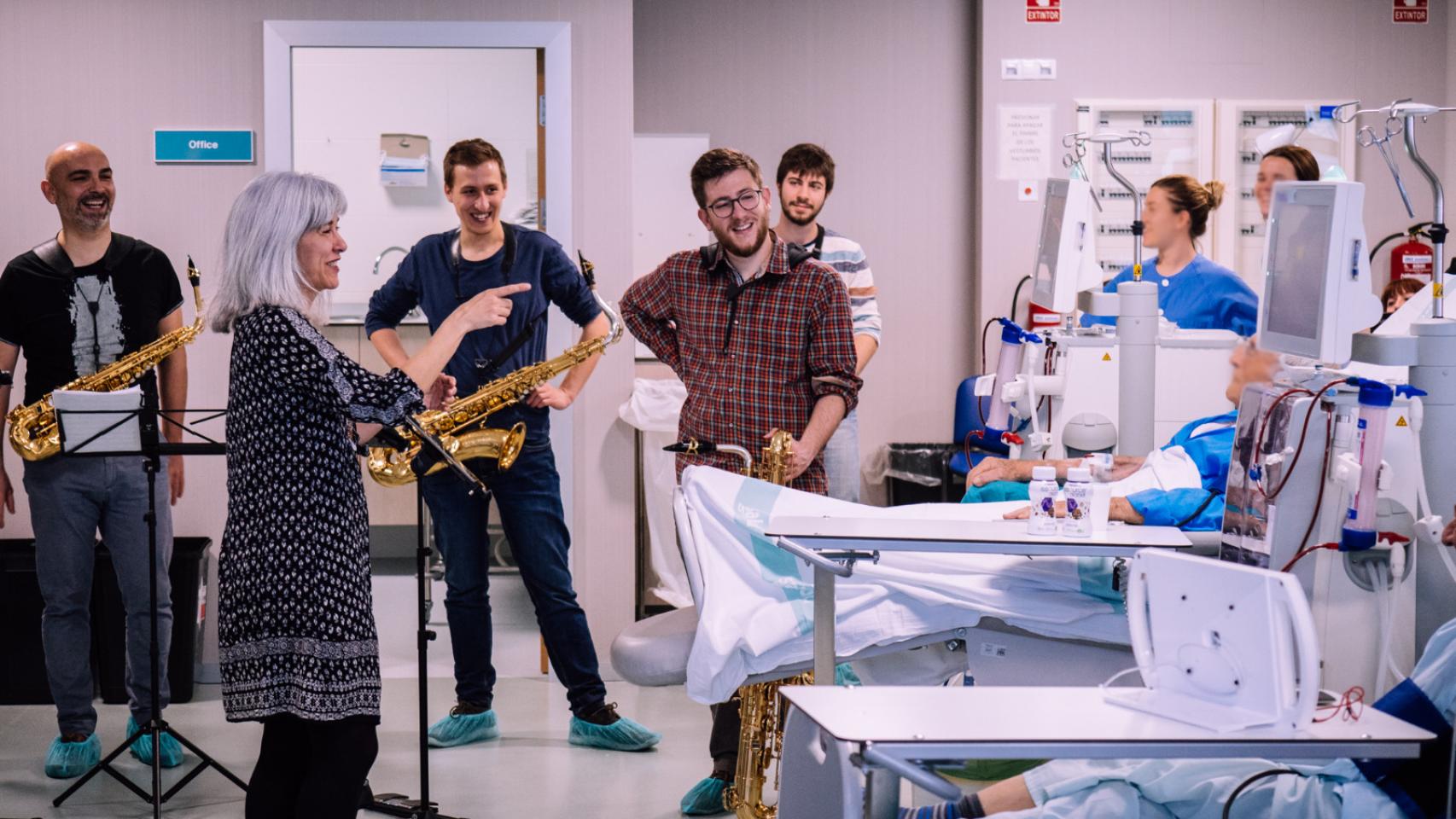 Musethica lleva la música a hospitales y centros sociales de Zaragoza. 