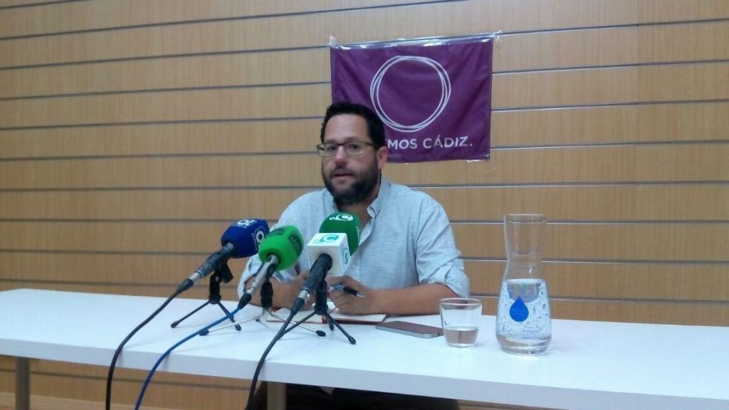 José Ignacio García es fotografiado en una rueda de prensa de Podemos en Cádiz, en una imagen de archivo de 2018.