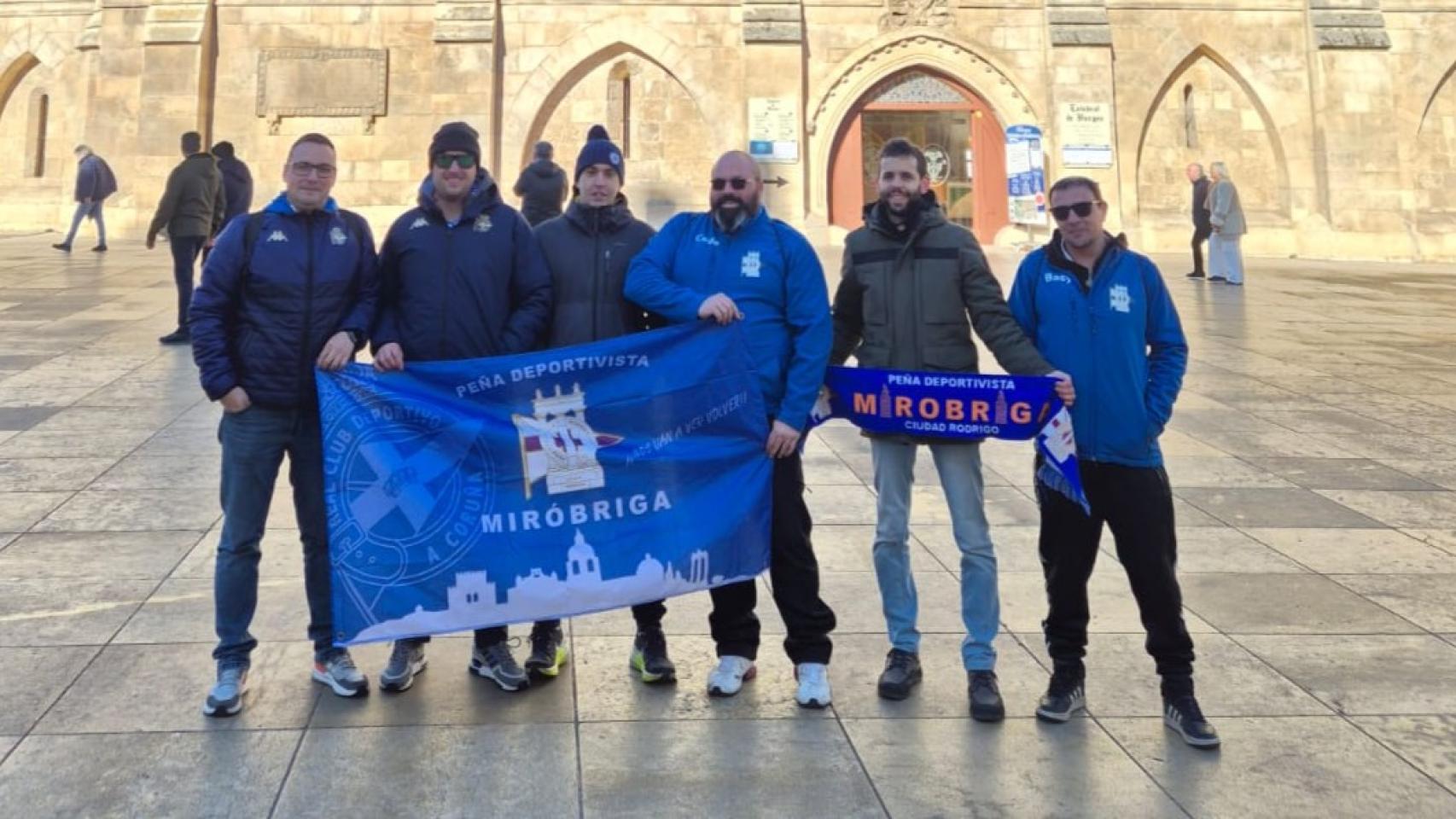 Varios miembros de la peña Miróbriga.