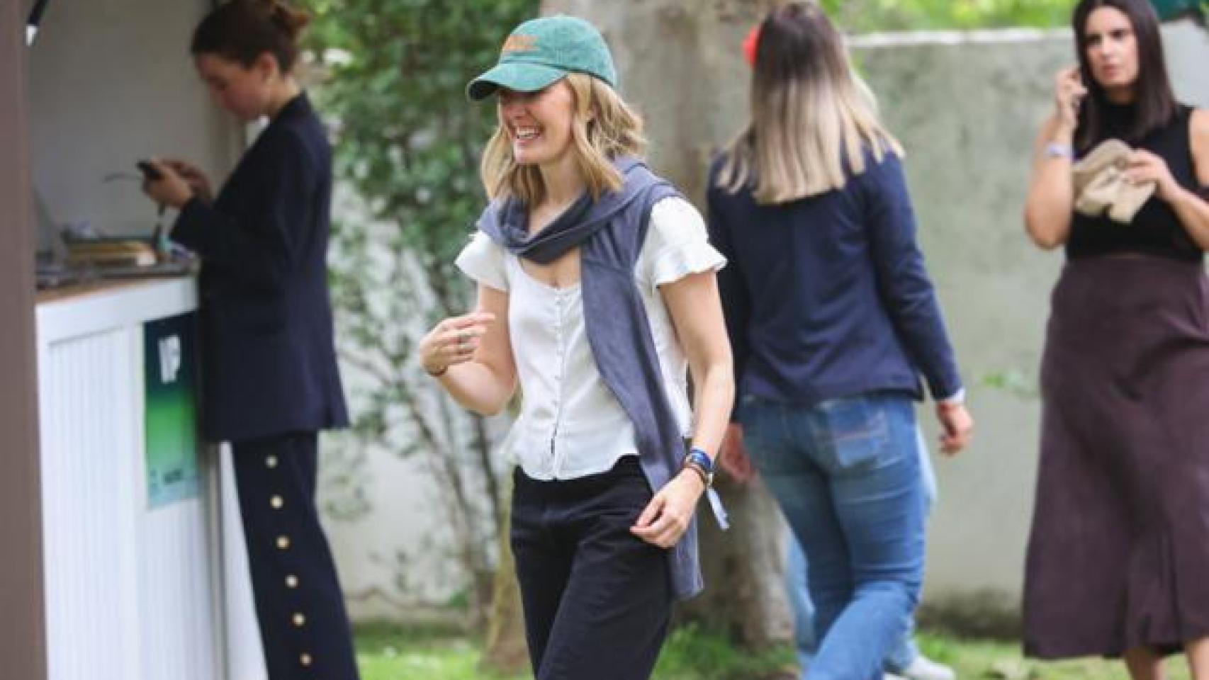 Marta Ortega con una gorra de la colaboración con Bad Bunny