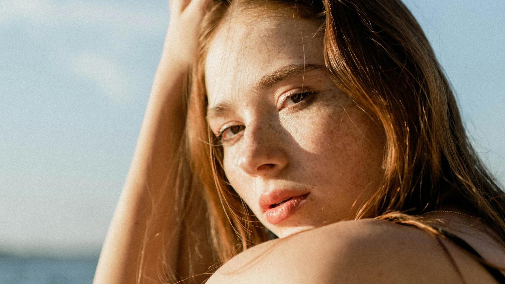 Una chica en la playa. 