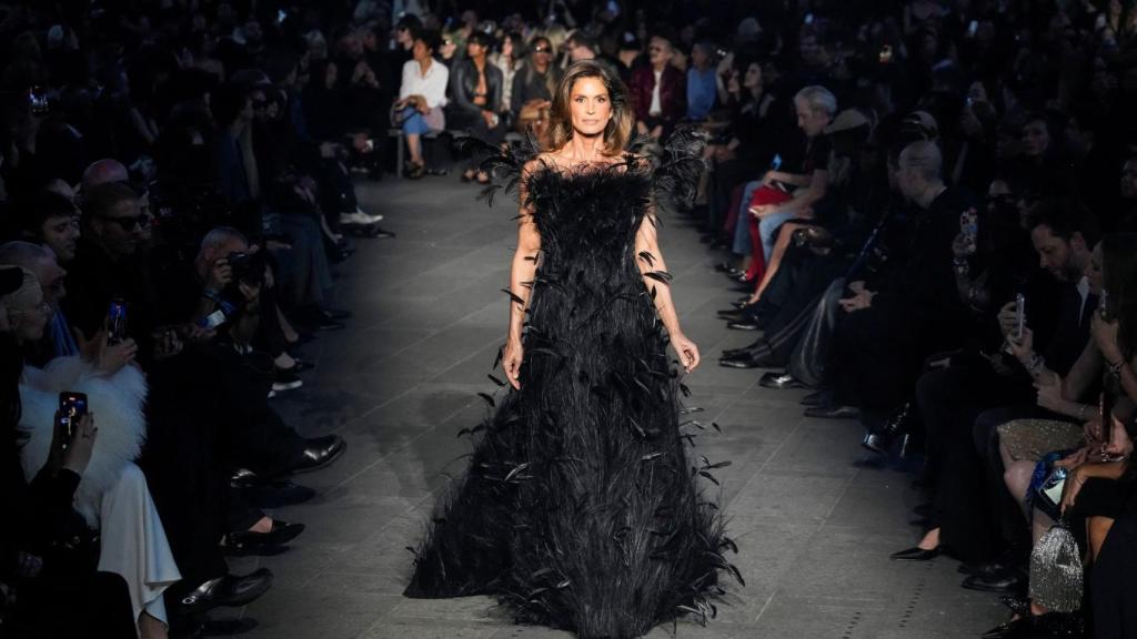 Cindy Crawford y el gran final del 'GucciCore' de Demna.