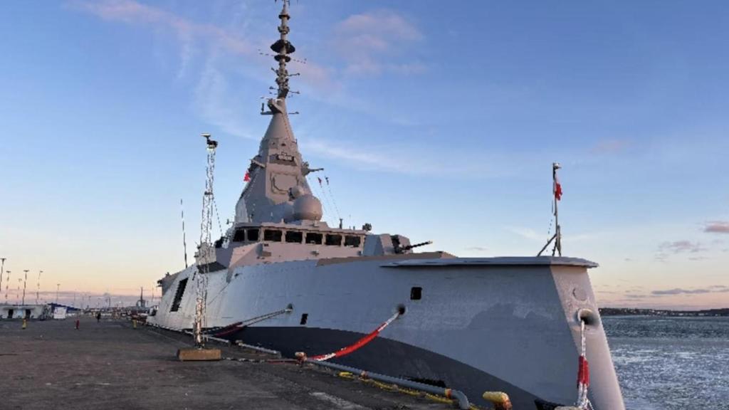 Fragata FDI francesa Amiral Ronarc'h atracada en Gotemburgo, Suecia, el 2 de febrero de 2026