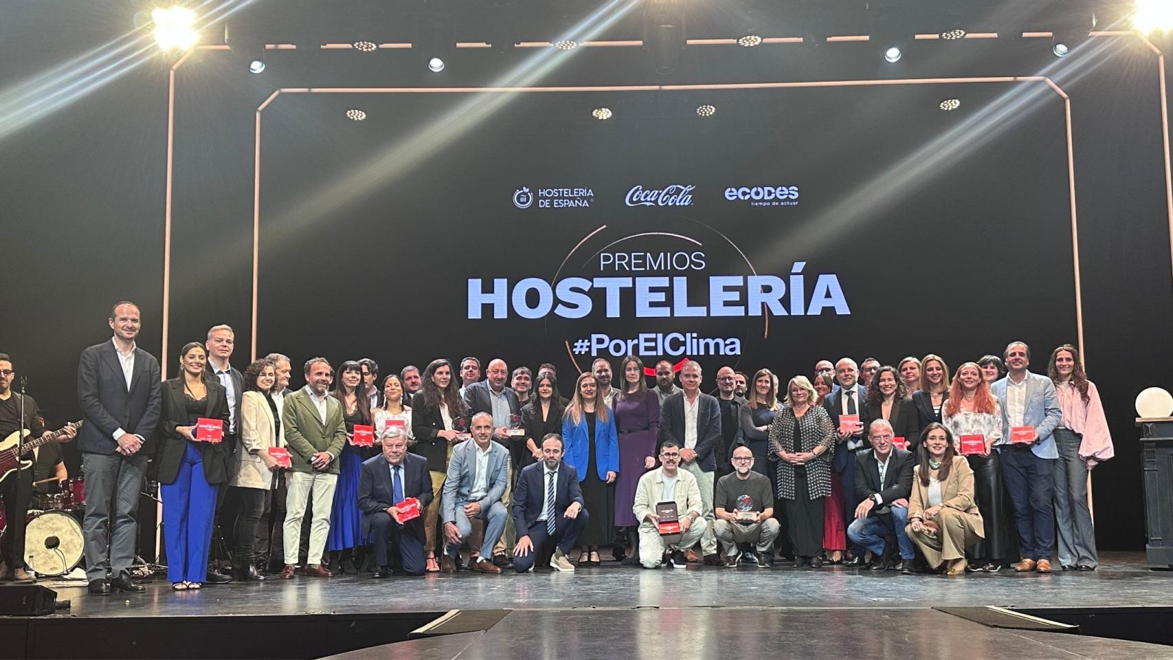 La foto de familia de los ganadores de los premios de Hostelería #Porelclima