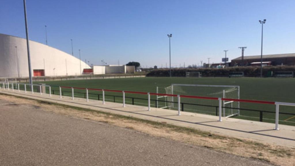 Campo de fútbol anexo al estadio Ruta de la Plata.