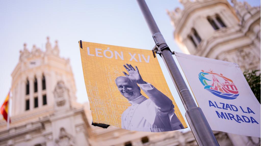 Se instalarán 1.600 banderolas en calles céntricas.