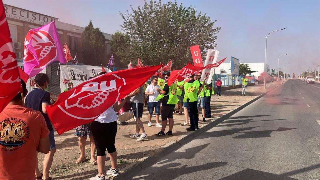 Concentración de trabajadores en la empresa Brahm (Manzanares).
