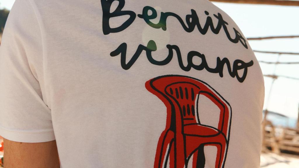 Camiseta con el nombre de la campaña, Bendito Verano 2026.