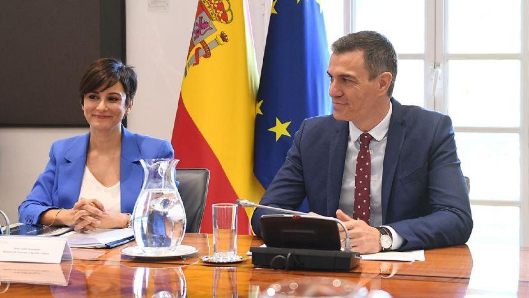 Pedro Sánchez e Isabel Rodríguez.