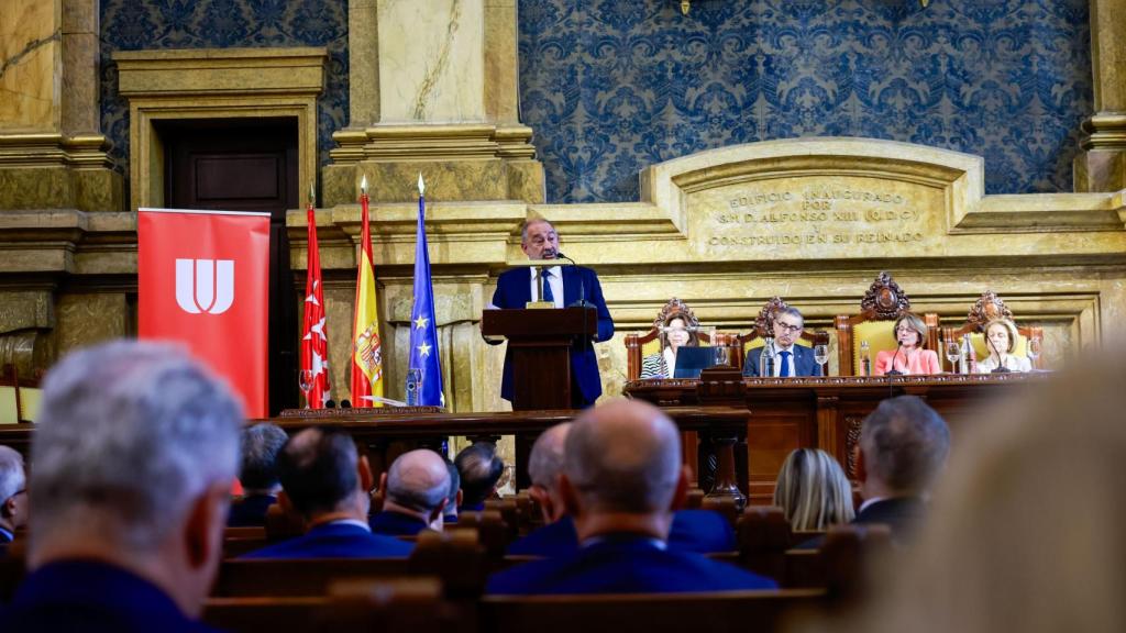 Julián Garde durante su primera intervención como presidente de la CRUE.