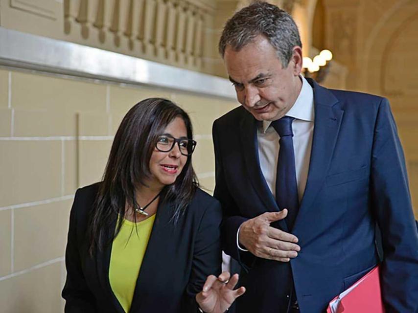 Zapatero junto a Delcy Rodríguez.