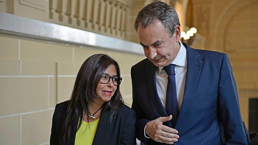 Zapatero con Delcy Rodríguez.