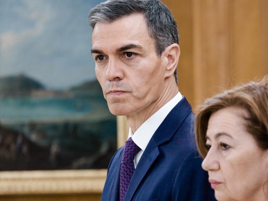 Pedro Sánchez junto a Francina Armengol tenían un acto en Zarzuela a primera hora de la mañana, cuando salió la imputación de Zapatero.