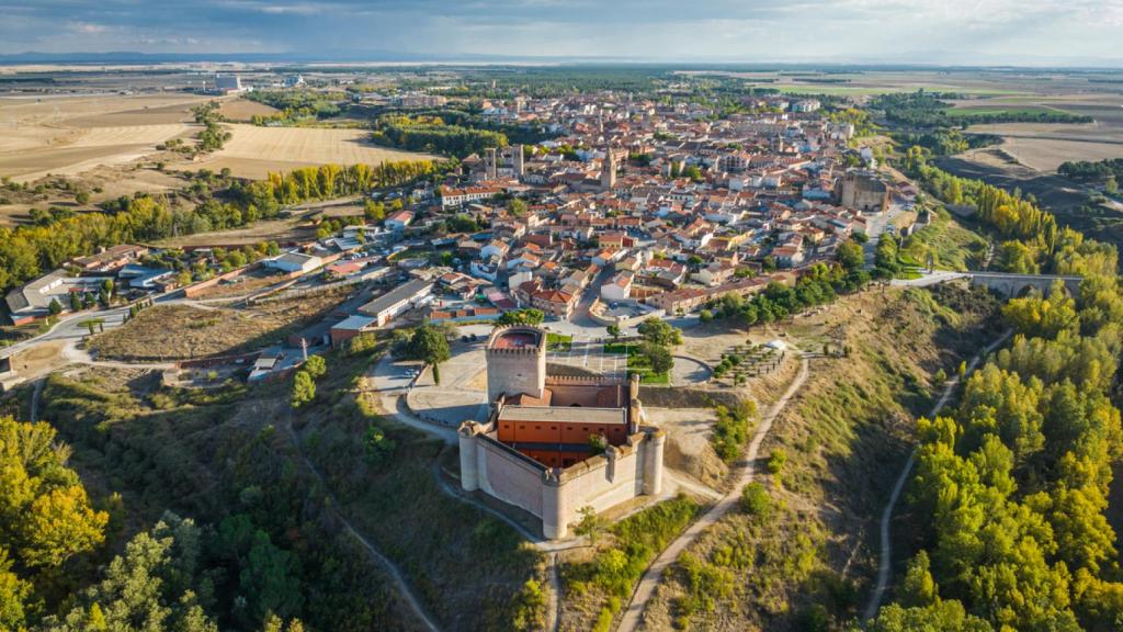 Vista aérea del pueblo de Arévalo en Ávila