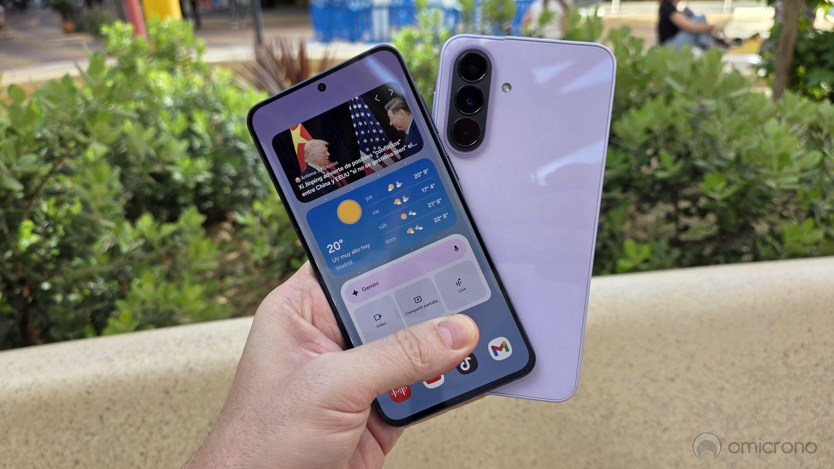 Samsung Galaxy A37 (violeta) y A57 (azul)